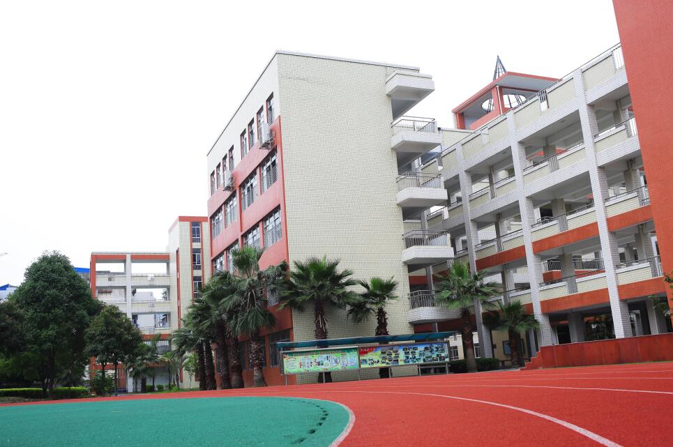 屏东中学屏北分校校园